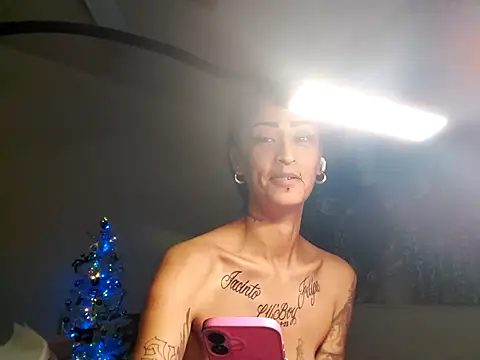 Snapshot of SexiiiMexiii chatting on January 19, 2025, 2:57 am SexiiiMexiii online show from January 19, 2025, 2:57 am