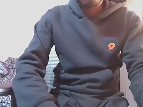 Snapshot of KissesBoyAD chatting on November 27, 2025, 4:51 pm KissesBoyAD online show from November 27, 2025, 4:51 pm