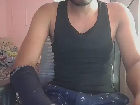 Snapshot of KissesBoyAD chatting on November 16, 2025, 6:34 pm KissesBoyAD online show from November 16, 2025, 6:34 pm