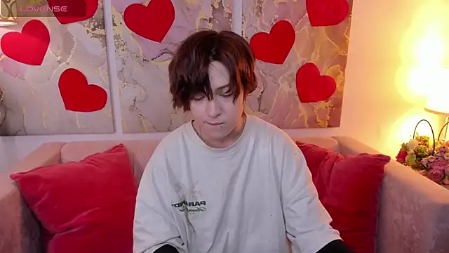 fiamoory online show from February 18, 2025, 4:26 am