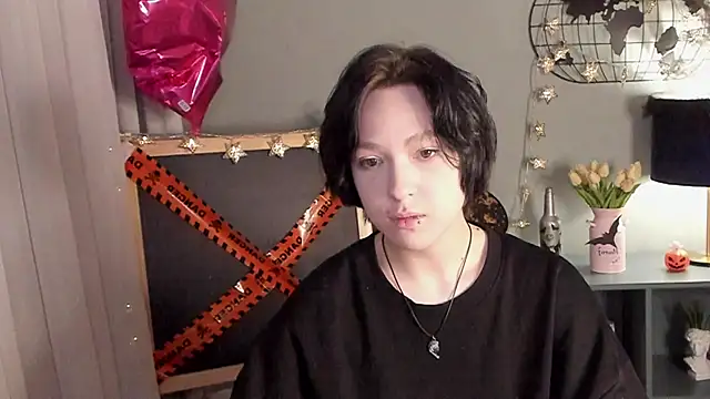 Snapshot of fiamoory chatting on October 28, 2025, 8:24 am fiamoory online show from October 28, 2025, 8:24 am