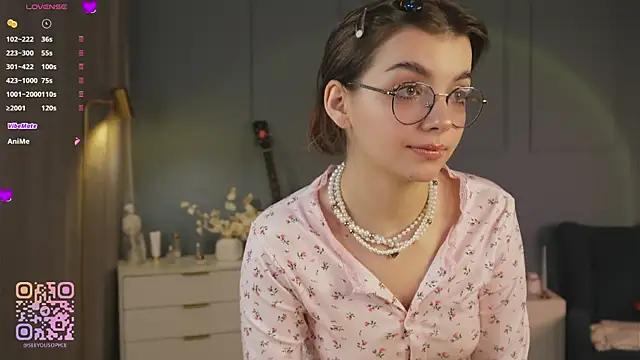 Snapshot of FlairEdgin chatting on November 10, 2025, 7:19 pm FlairEdgin online show from November 10, 2025, 7:19 pm