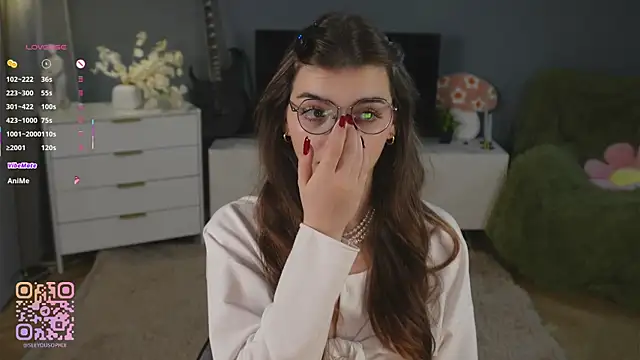 Snapshot of FlairEdgin chatting on October 19, 2025, 8:22 pm FlairEdgin online show from October 19, 2025, 8:22 pm