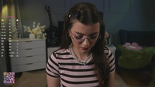 Snapshot of FlairEdgin chatting on October 13, 2025, 7:15 pm FlairEdgin online show from October 13, 2025, 7:15 pm