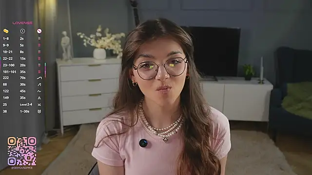 Snapshot of FlairEdgin chatting on October 18, 2025, 7:16 pm FlairEdgin online show from October 18, 2025, 7:16 pm