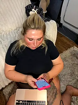 mimiprincessxoox online show from October 3, 2025, 1:34 pm