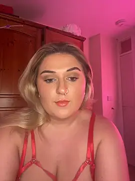 mimiprincessxoox online show from November 4, 2025, 9:18 pm