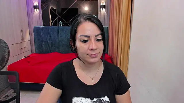 Julia Ahnn online show from September 20, 2025, 11:26 am