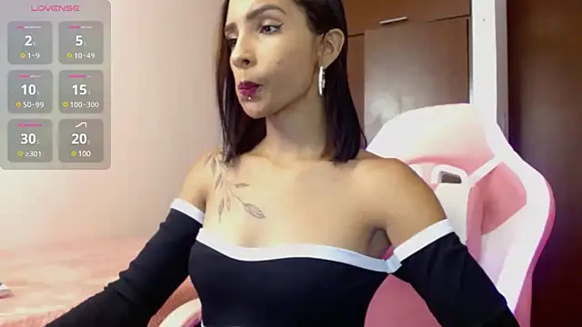 Snapshot of AnnitaSerna_ chatting on December 20, 2024, 11:16 pm AnnitaSerna online show from December 20, 2024, 11:16 pm