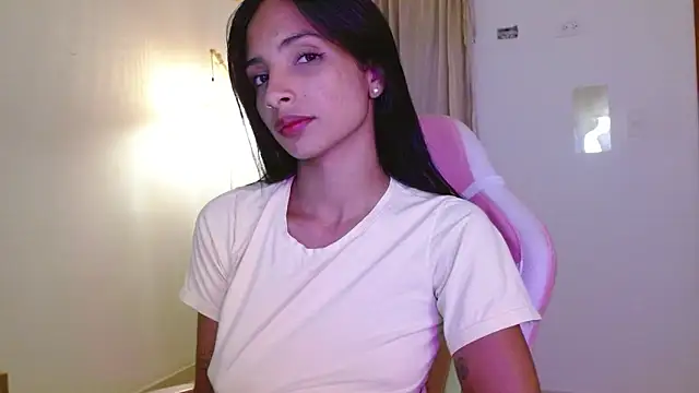 Snapshot of AnnitaSerna_ chatting on April 11, 2026, 3:47 am AnnitaSerna online show from April 11, 2026, 3:47 am