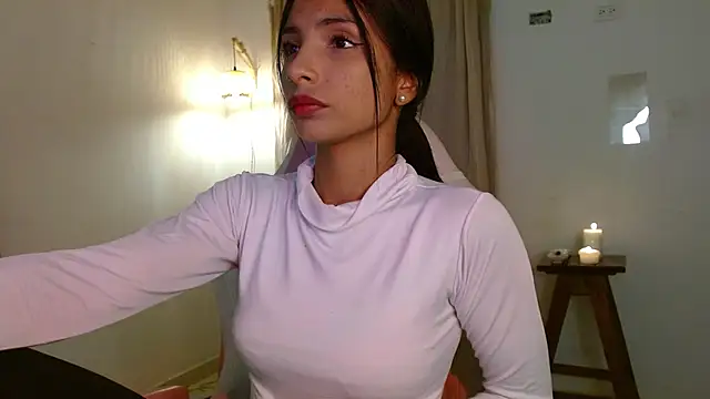 Snapshot of AnnitaSerna_ chatting on April 8, 2026, 3:52 am AnnitaSerna online show from April 8, 2026, 3:52 am