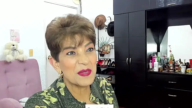 Snapshot of Angelina_Stone_65 chatting on October 18, 2025, 12:34 am Angelina Stone 65 online show from October 18, 2025, 12:34 am