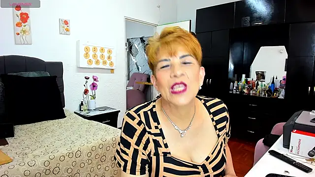 Snapshot of Angelina_Stone_65 chatting on June 26, 2026, 10:26 pm Angelina Stone 65 online show from June 26, 2026, 10:26 pm