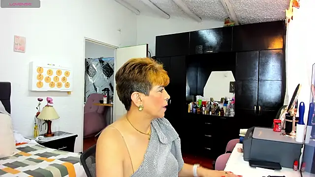 Snapshot of Angelina_Stone_65 chatting on July 31, 2026, 10:29 pm Angelina Stone 65 online show from July 31, 2026, 10:29 pm