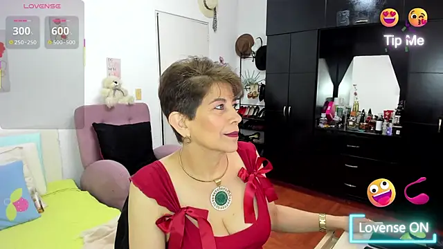 Snapshot of Angelina_Stone_65 chatting on October 22, 2025, 7:57 pm Angelina Stone 65 online show from October 22, 2025, 7:57 pm