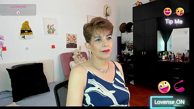 Snapshot of Angelina_Stone_65 chatting on December 3, 2025, 8:08 pm Angelina Stone 65 online show from December 3, 2025, 8:08 pm