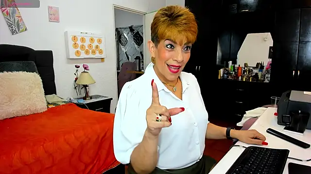 Snapshot of Angelina_Stone_65 chatting on July 27, 2026, 9:33 pm Angelina Stone 65 online show from July 27, 2026, 9:33 pm