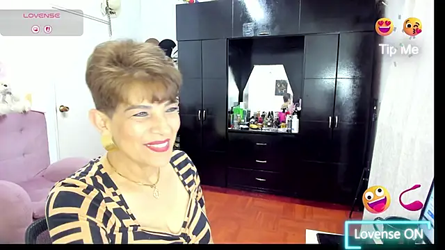 Snapshot of Angelina_Stone_65 chatting on November 24, 2025, 11:05 pm Angelina Stone 65 online show from November 24, 2025, 11:05 pm