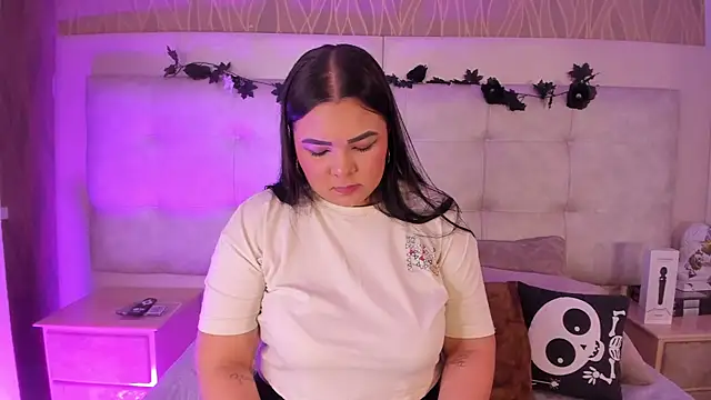 KatyaPittman online show from November 3, 2025, 7:50 pm