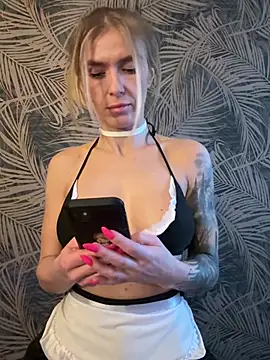 Snapshot of BlueEyesCarole chatting on March 5, 2025, 4:02 pm BlueEyesCarole online show from March 5, 2025, 4:02 pm