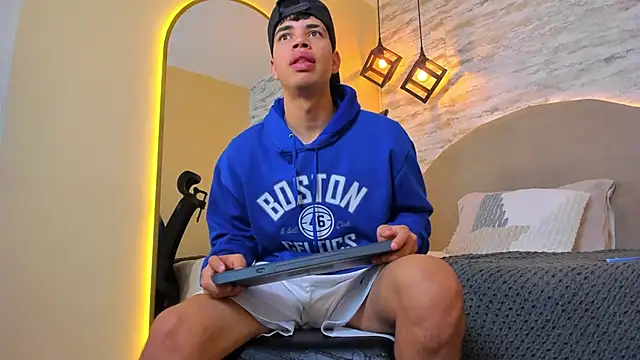 Snapshot of Benjamin_More chatting on November 3, 2025, 5:16 pm Benjamin More online show from November 3, 2025, 5:16 pm