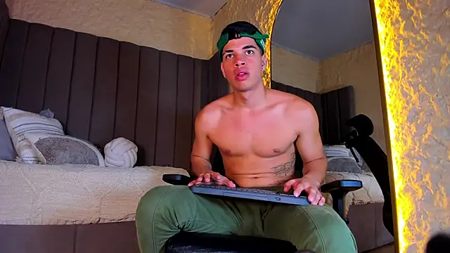 Benjamin More online show from December 15, 2025, 3:45 am