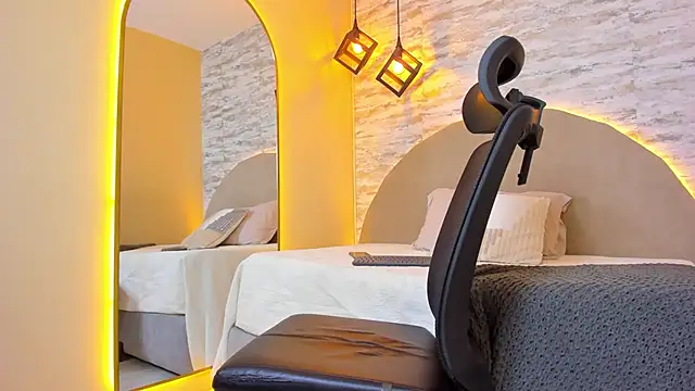 Snapshot of Benjamin_More chatting on November 4, 2025, 1:04 pm Benjamin More online show from November 4, 2025, 1:04 pm