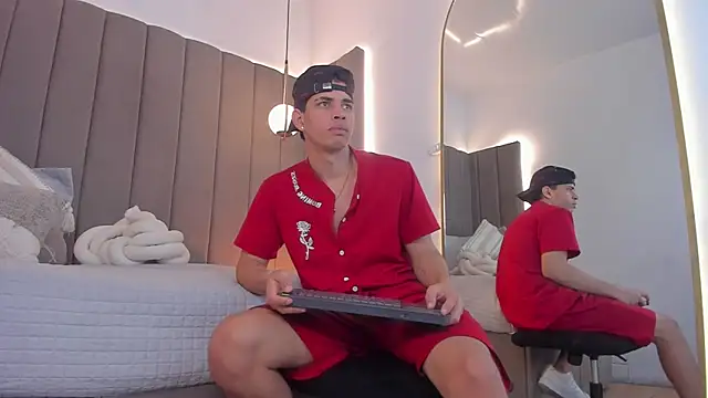 Snapshot of Benjamin_More chatting on July 7, 2026, 1:52 am Benjamin More online show from July 7, 2026, 1:52 am