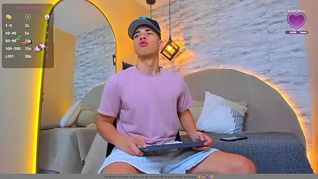 Snapshot of Benjamin_More chatting on November 12, 2025, 1:37 pm Benjamin More online show from November 12, 2025, 1:37 pm