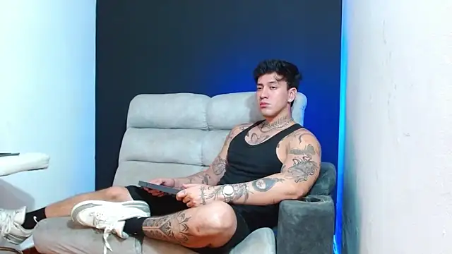 Snapshot of JUSTIN_FULLER1 chatting on June 11, 2026, 12:01 am JUSTIN FULLER1 online show from June 11, 2026, 12:01 am