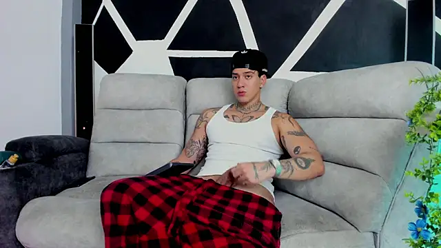 JUSTIN FULLER1 online show from November 8, 2025, 4:43 pm