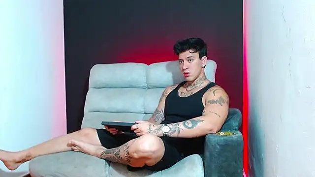 JUSTIN FULLER1 online show from February 6, 2026, 9:33 pm