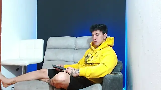 JUSTIN FULLER1 online show from March 16, 2026, 8:44 pm