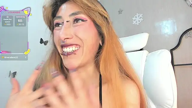 Snapshot of Asterothxznikki chatting on March 5, 2026, 1:46 am Asterothxznikki online show from March 5, 2026, 1:46 am