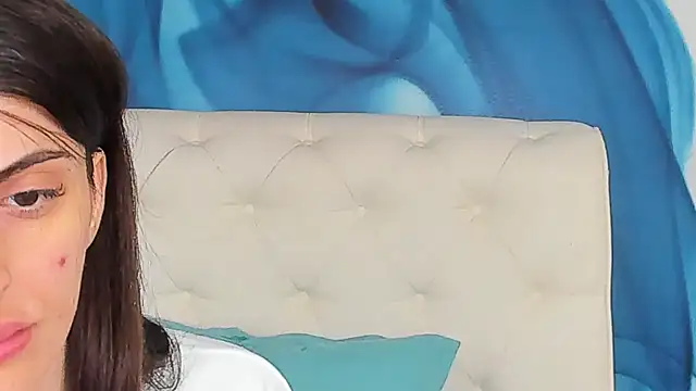 SkinnyDolly online show from May 11, 2026, 2:24 am