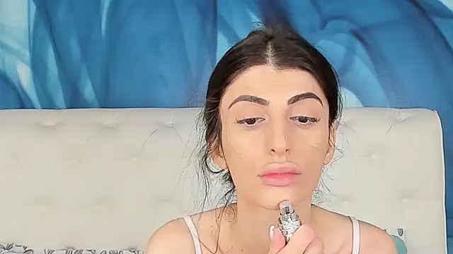 SkinnyDolly online show from October 14, 2025, 2:12 am