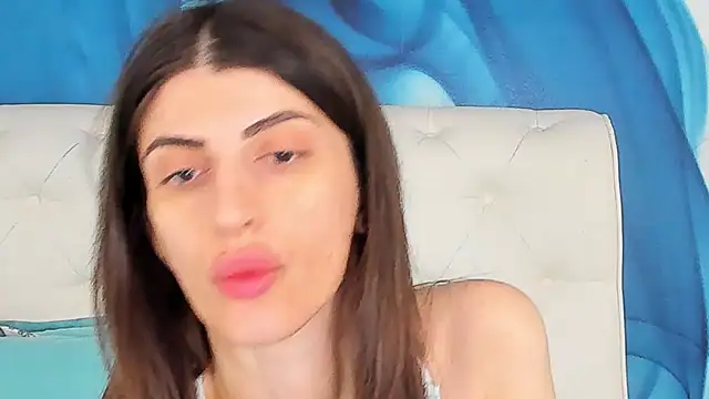 Snapshot of SkinnyDolly chatting on July 5, 2026, 4:06 am SkinnyDolly online show from July 5, 2026, 4:06 am