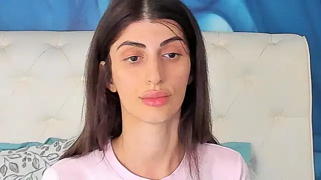 Snapshot of SkinnyDolly chatting on July 26, 2026, 4:25 pm SkinnyDolly online show from July 26, 2026, 4:25 pm