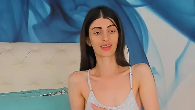 Snapshot of SkinnyDolly chatting on July 5, 2026, 4:19 am SkinnyDolly online show from July 5, 2026, 4:19 am