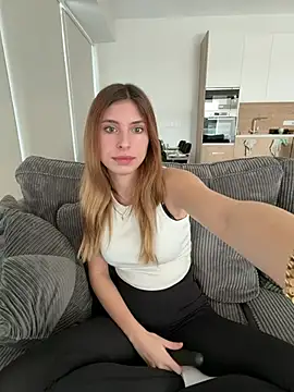 emma05 online show from March 13, 2026, 6:51 am