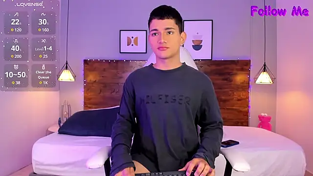 ander deimond  online show from February 6, 2025, 1:21 pm
