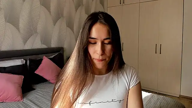 Bambiii bby online show from April 28, 2026, 2:21 am