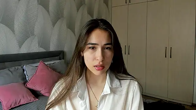 Snapshot of Bambiii_bby chatting on May 26, 2026, 5:49 am Bambiii bby online show from May 26, 2026, 5:49 am