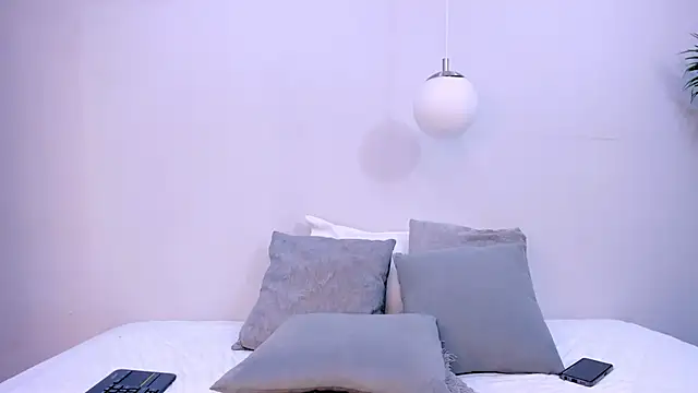 Snapshot of Abril_Storm chatting on October 30, 2025, 9:22 pm Abril Storm online show from October 30, 2025, 9:22 pm