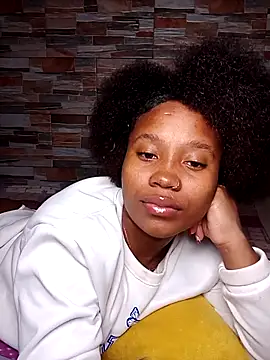 Snapshot of Abril_Storm chatting on October 27, 2025, 6:47 am Abril Storm online show from October 27, 2025, 6:47 am