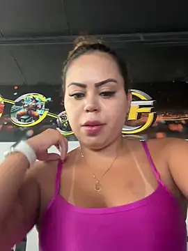 lariic online show from October 7, 2025, 2:07 pm