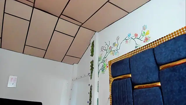 skaysanchez1 online show from October 9, 2025, 7:47 pm