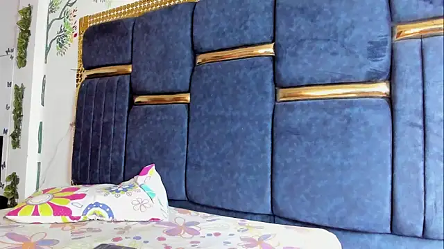 skaysanchez1 online show from November 25, 2025, 7:25 pm