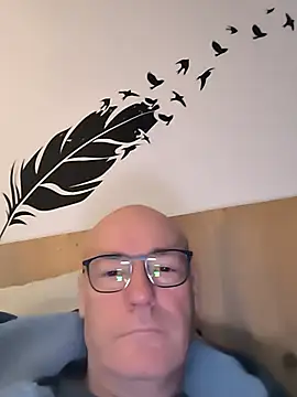 Snapshot of bogland33 chatting on October 26, 2025, 6:52 pm bogland33 online show from October 26, 2025, 6:52 pm