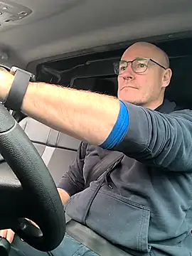 Snapshot of bogland33 chatting on November 6, 2025, 11:58 am bogland33 online show from November 6, 2025, 11:58 am